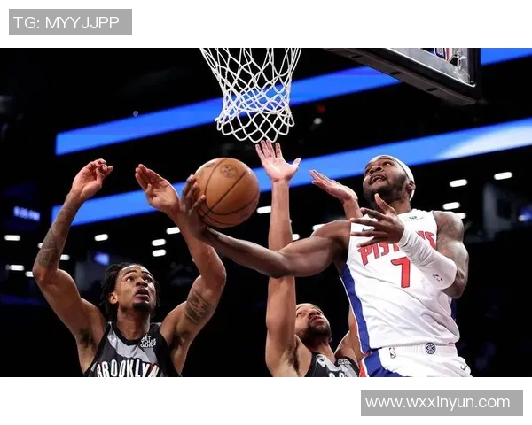 老鹰队通过球员交易拼凑全明星阵容，引领联盟新风潮