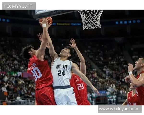 山东男篮战胜广东升至积分榜第一！助力球队迈向季后赛夺冠梦想